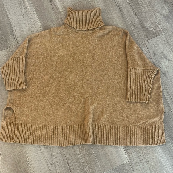 Pink Rose Sweaters - Carmel oversized turtleneck with cropped sleeves​​